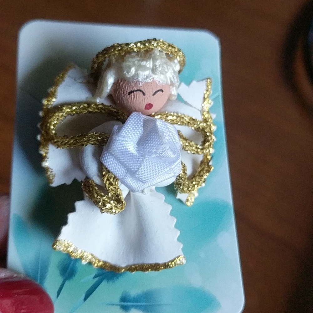 Angel Pin - Picture 2 of 4